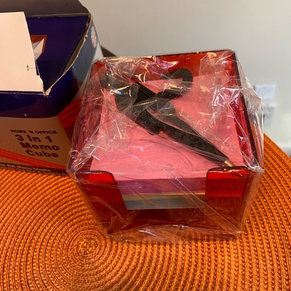 COPY - Desk Acrylic Memo Block Set, Colored Paper and attached Pen, NWT - Picture 6 of 9